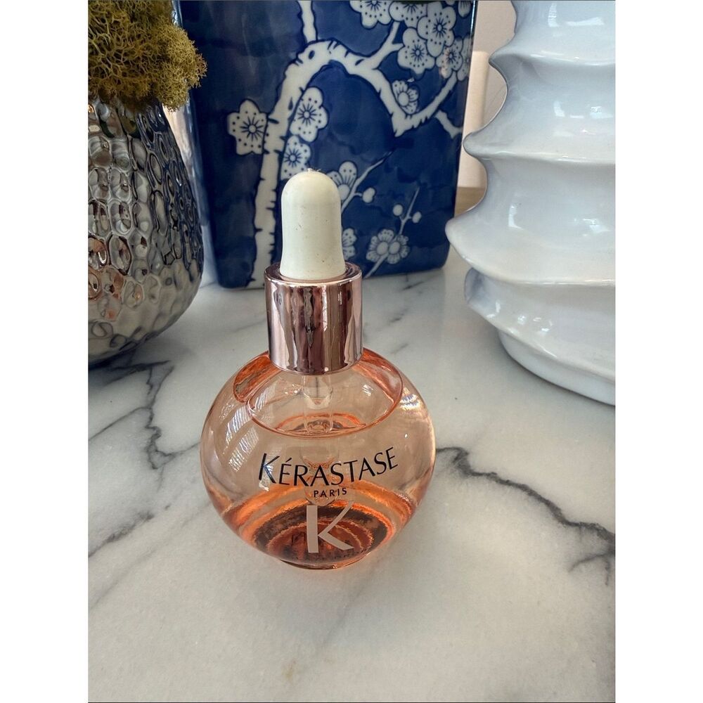 Kérastase
Gloss Absolu Glaze Drops Anti-Frizz Hair Oil - Picture 4 of 5